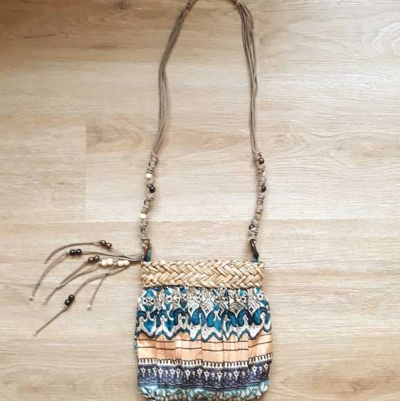 Sun 'N' Sand Boho Multicolor Straw Top Crossbody Bag - Picture 4 of 11